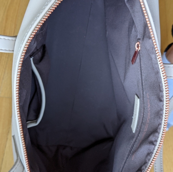 Matt & Nat rose gold tote - Picture 3 of 7